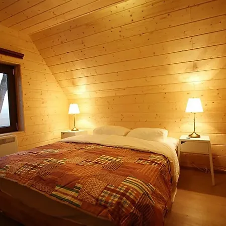 Dunaparti Haz Stand U 27e