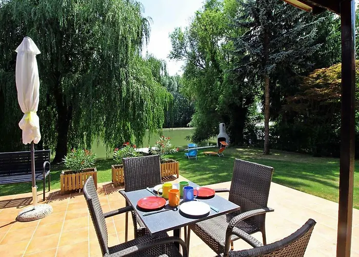 Dunaparti Haz Stand U 27e * Mosonmagyaróvár